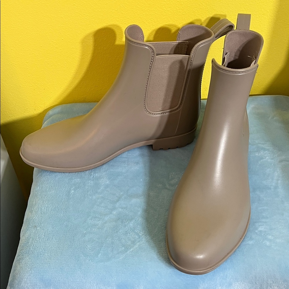 Women's Chelsea Rain Boots - Target A New Day™ size 9 WORN ONCE
